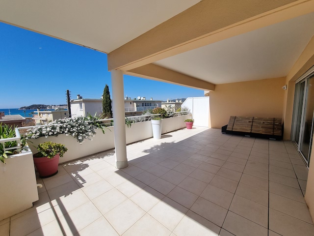 Apartment - SIX-FOURS-LES-PLAGES