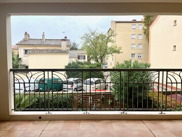Apartment - SIX-FOURS-LES-PLAGES