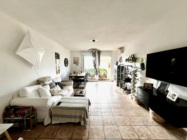 Apartment - SIX-FOURS-LES-PLAGES