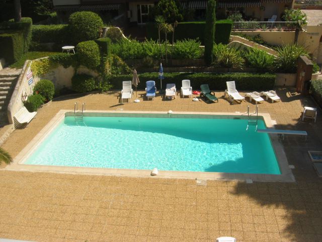 Apartment - SIX-FOURS-LES-PLAGES