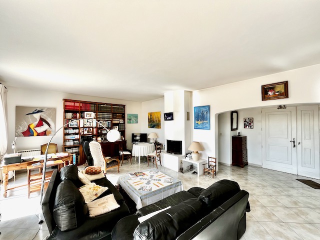 Maison-Villa - SANARY-SUR-MER