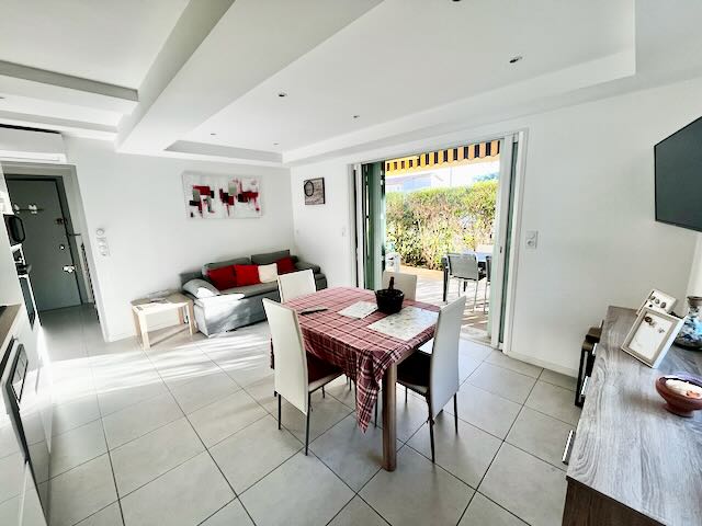 Appartement - SIX-FOURS-LES-PLAGES