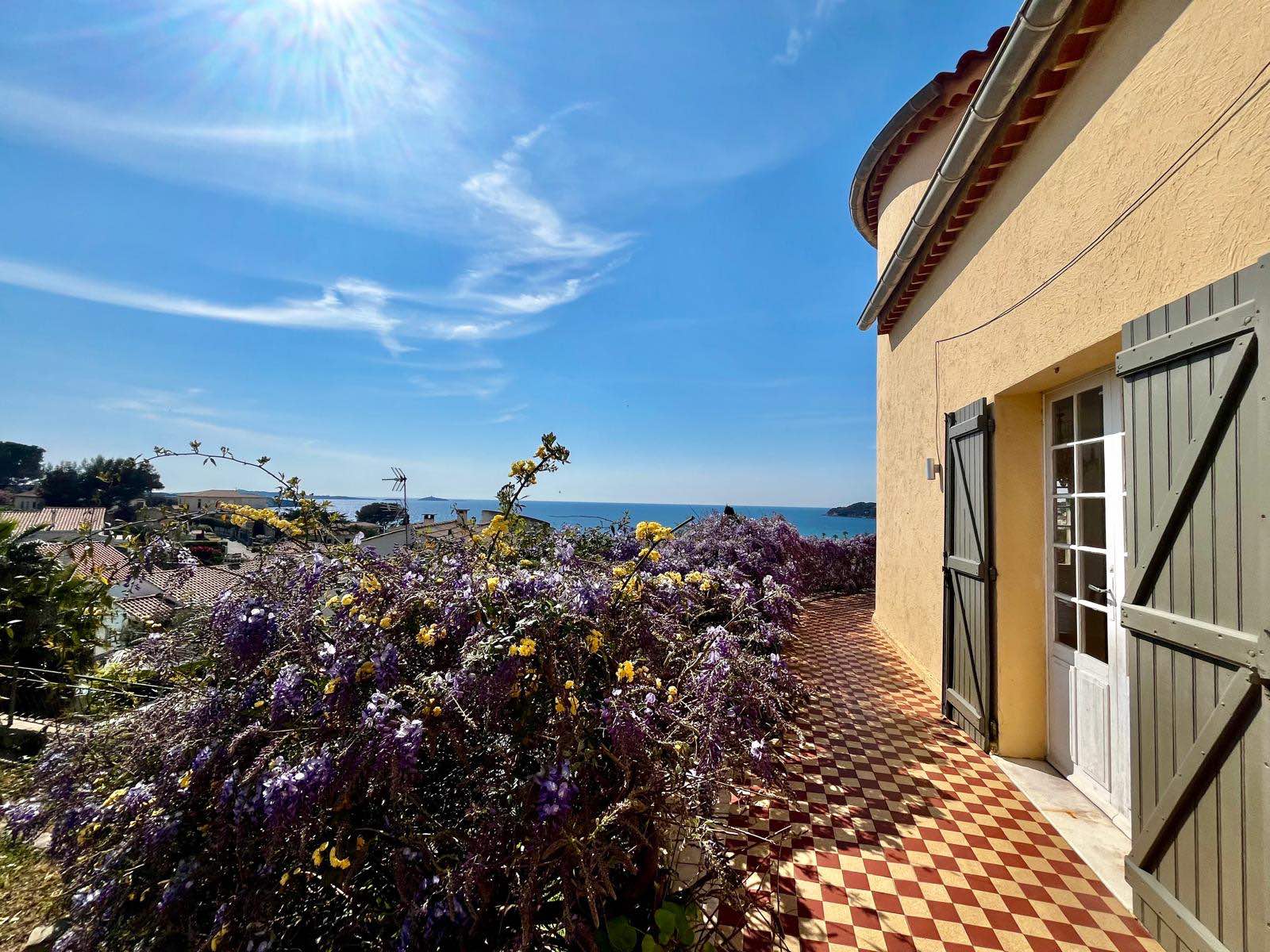 Maison-Villa - SIX-FOURS-LES-PLAGES