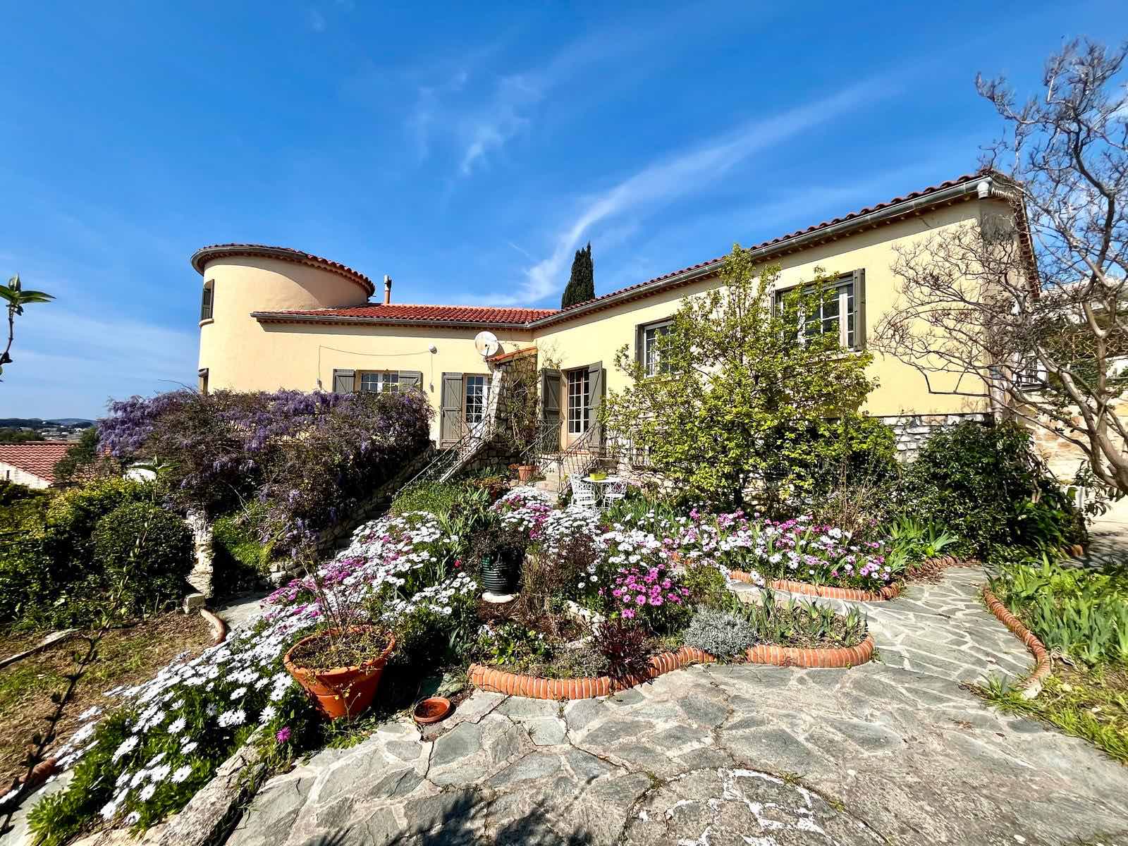 Maison-Villa - SIX-FOURS-LES-PLAGES