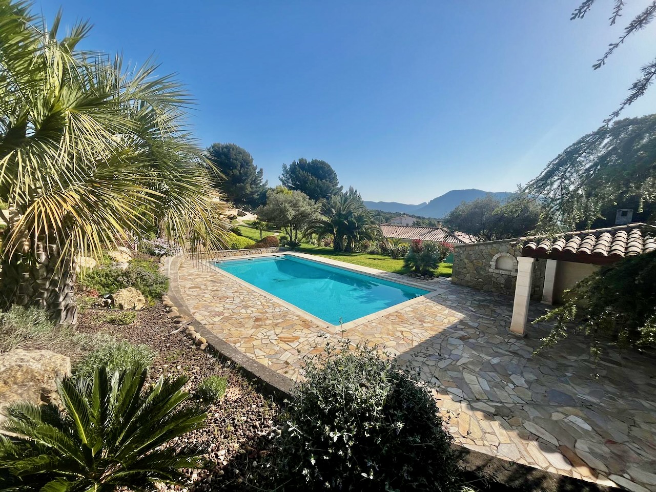 Maison-Villa - OLLIOULES