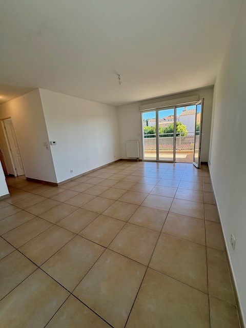 Apartment - SIX-FOURS-LES-PLAGES