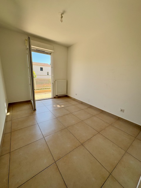Apartment - SIX-FOURS-LES-PLAGES