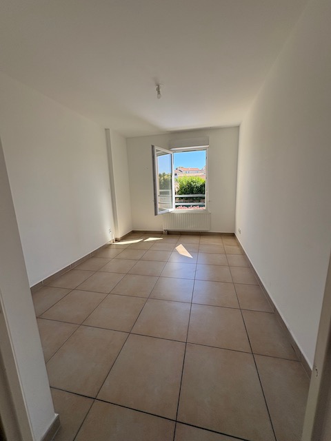 Apartment - SIX-FOURS-LES-PLAGES