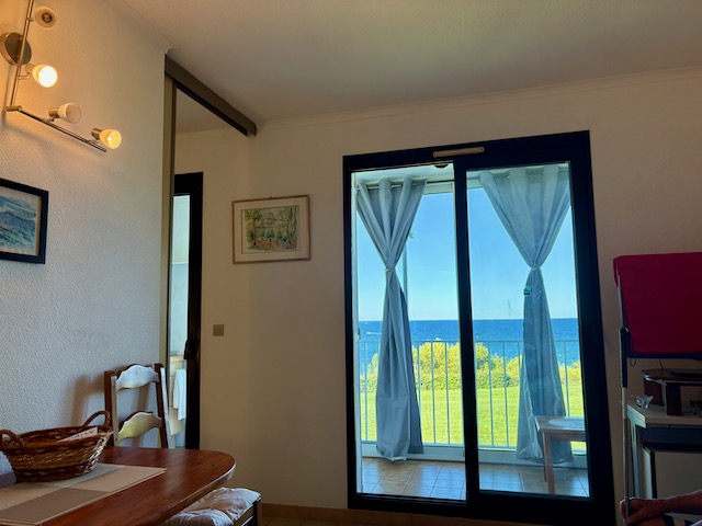 Apartment - SIX-FOURS-LES-PLAGES