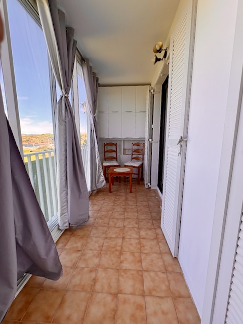 Apartment - SIX-FOURS-LES-PLAGES