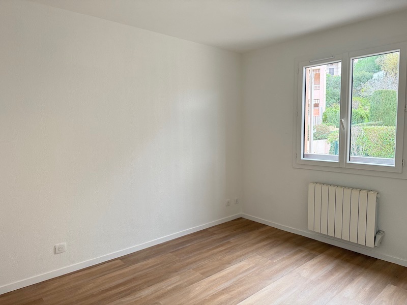 Apartment - SIX-FOURS-LES-PLAGES