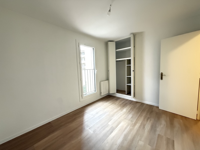 Apartment - SIX-FOURS-LES-PLAGES