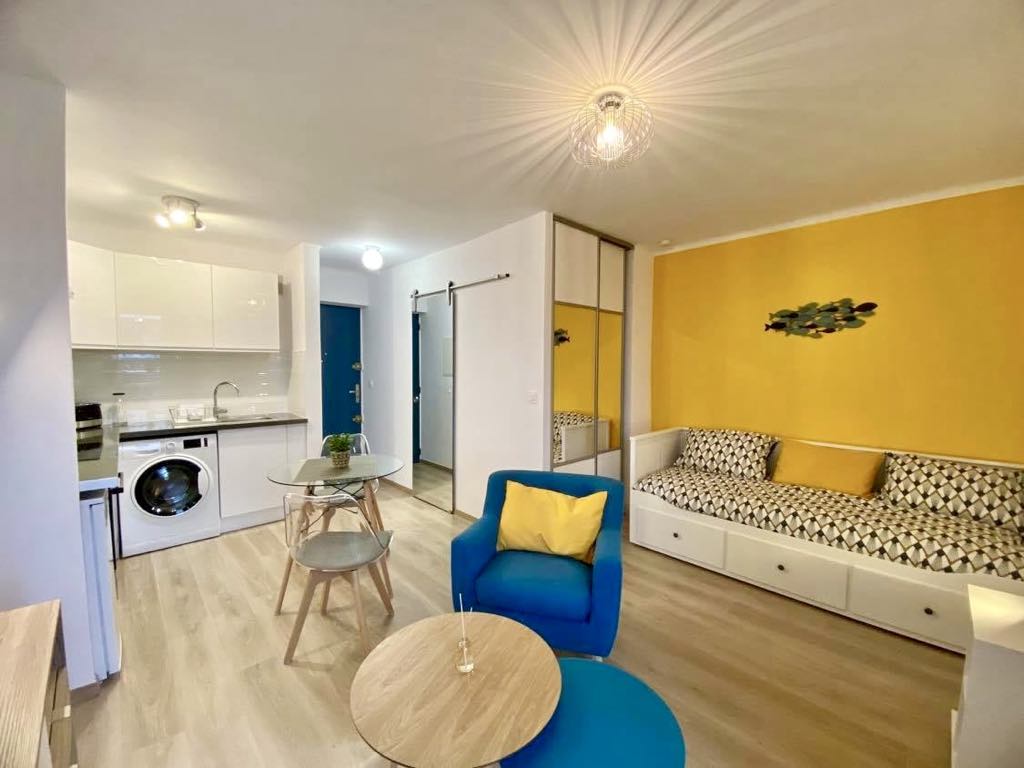 Apartment - SIX-FOURS-LES-PLAGES