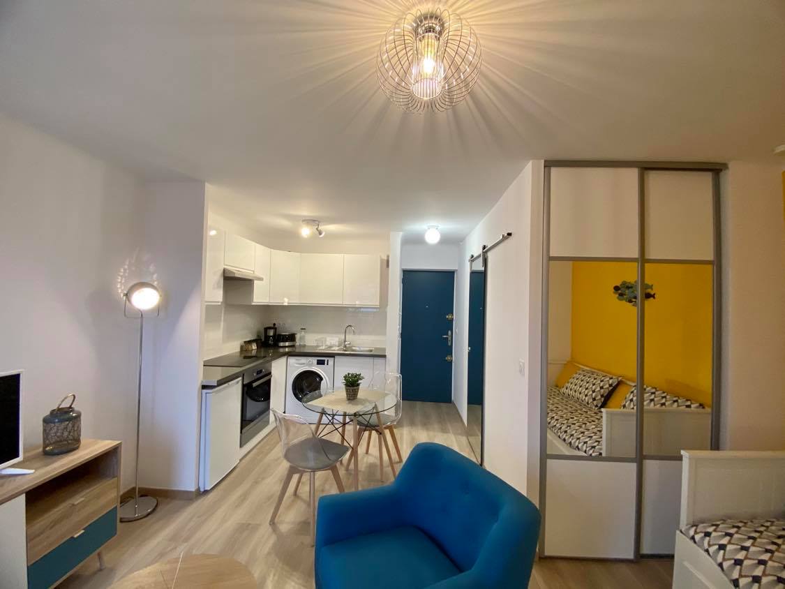 Apartment - SIX-FOURS-LES-PLAGES