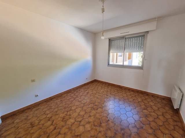 Apartment - SIX-FOURS-LES-PLAGES
