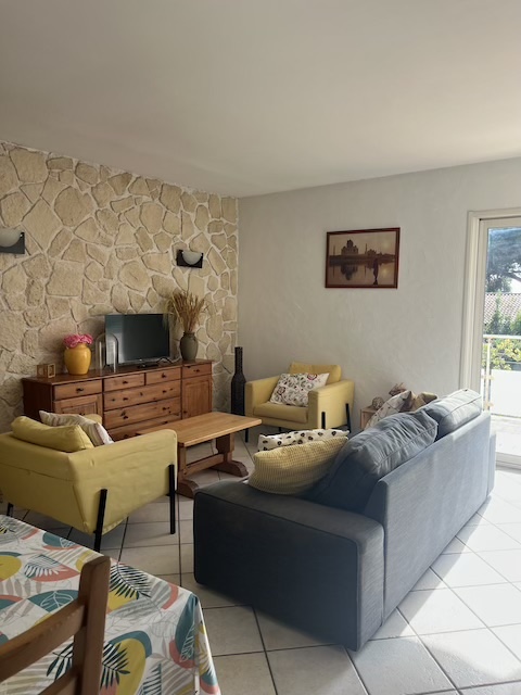 Apartment - SIX-FOURS-LES-PLAGES