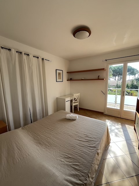 Apartment - SIX-FOURS-LES-PLAGES