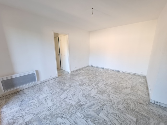 Apartment - SIX-FOURS-LES-PLAGES