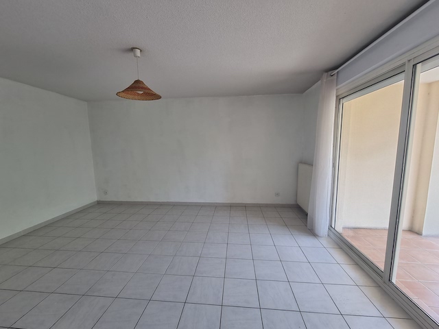 Apartment - SIX-FOURS-LES-PLAGES