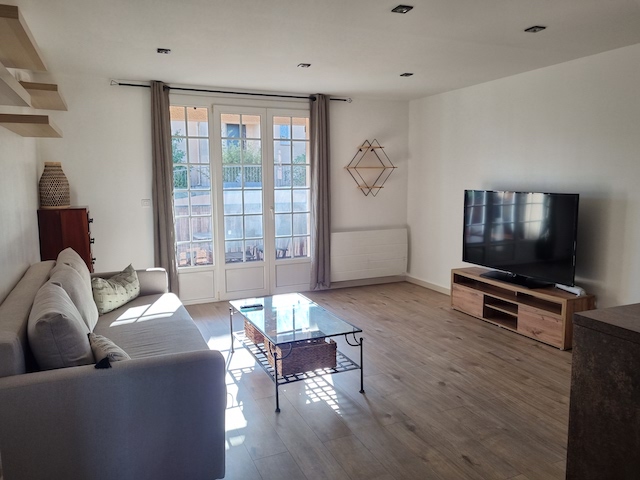 Apartment - SIX-FOURS-LES-PLAGES