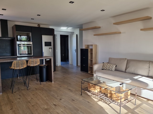 Apartment - SIX-FOURS-LES-PLAGES