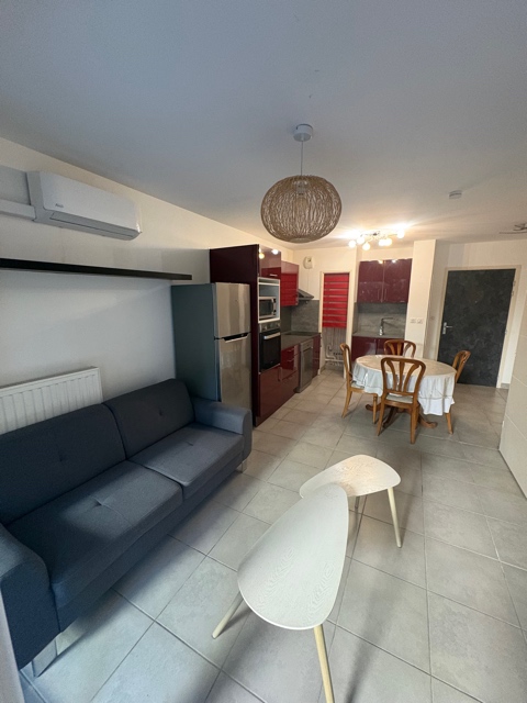 Apartment - SIX-FOURS-LES-PLAGES