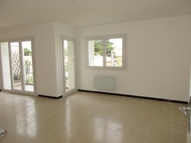 Apartment - SIX-FOURS-LES-PLAGES