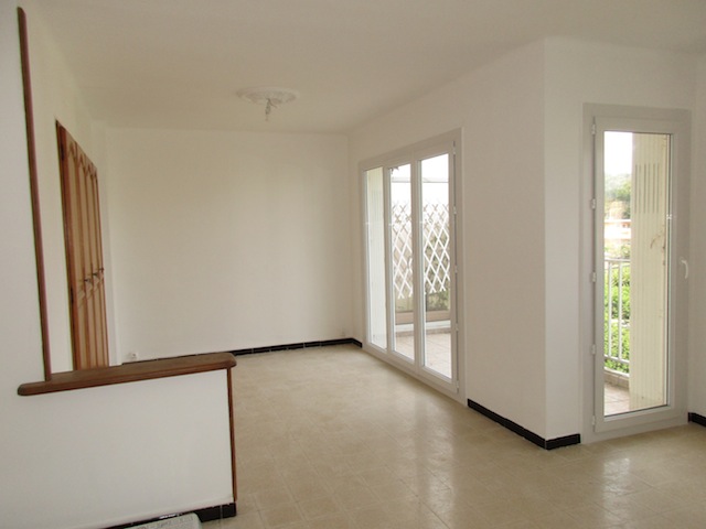 Apartment - SIX-FOURS-LES-PLAGES
