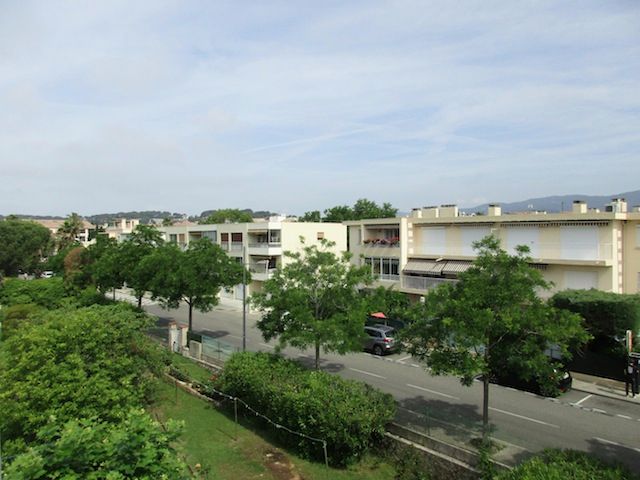 Apartment - SIX-FOURS-LES-PLAGES