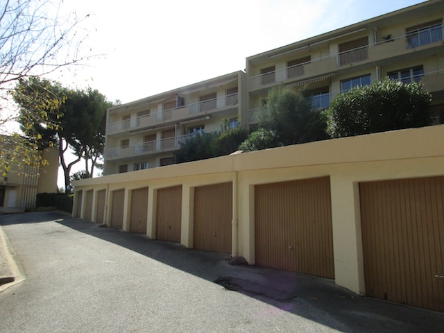 Location Garage SANARY-SUR-MER
