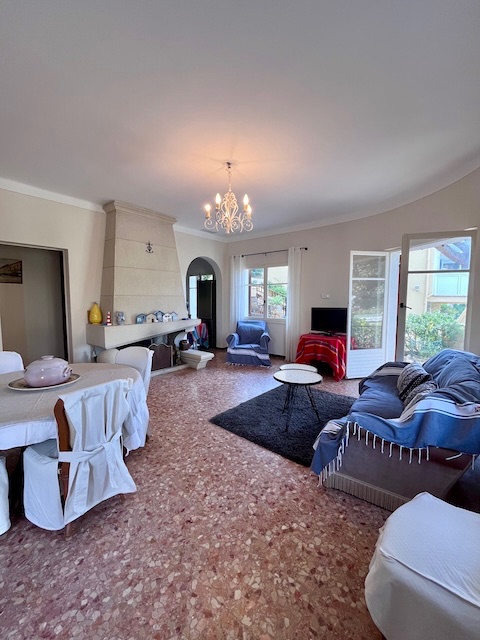 Maison-Villa - SANARY-SUR-MER