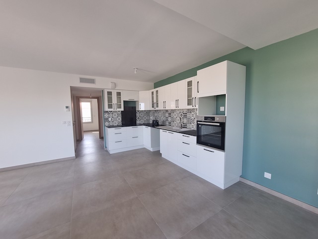 Apartment - SIX FOURS