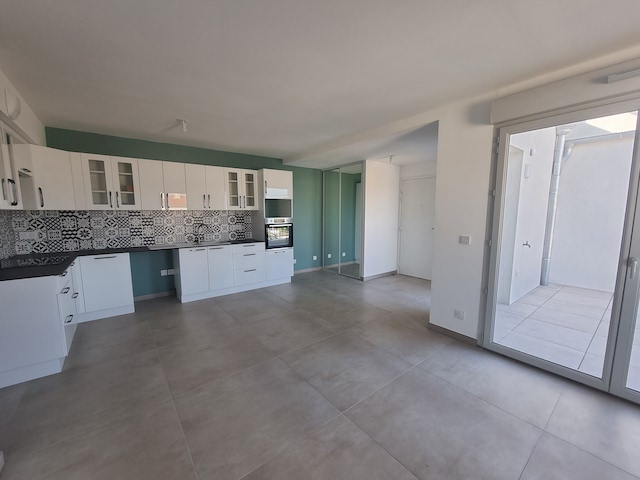 Apartment - SIX FOURS