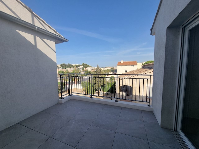 Apartment - SIX FOURS